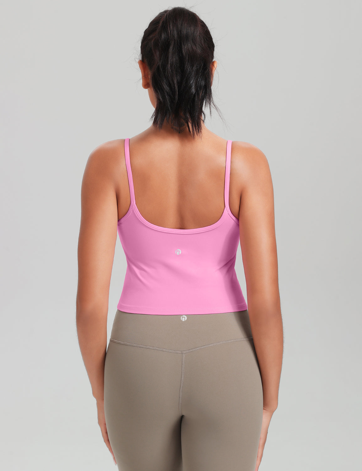 HeyNuts Cropped Cami Tank Top for Womens, Square Neck Spaghetti Strap Low Impact Yoga Longline Sports Bras Padded A-C Cups
