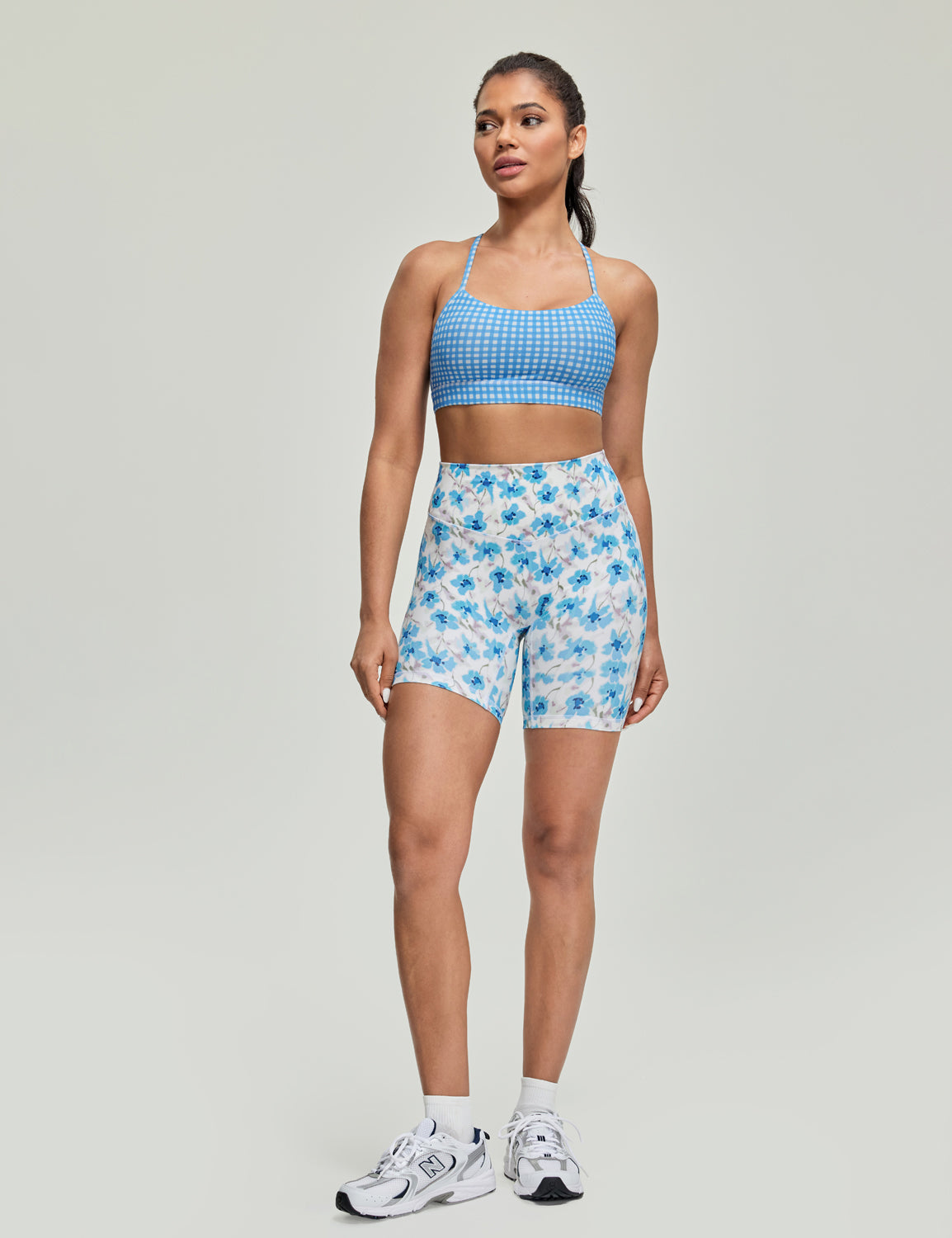 Bold V-Dip Back No Front Seam Biker Shorts 6''
