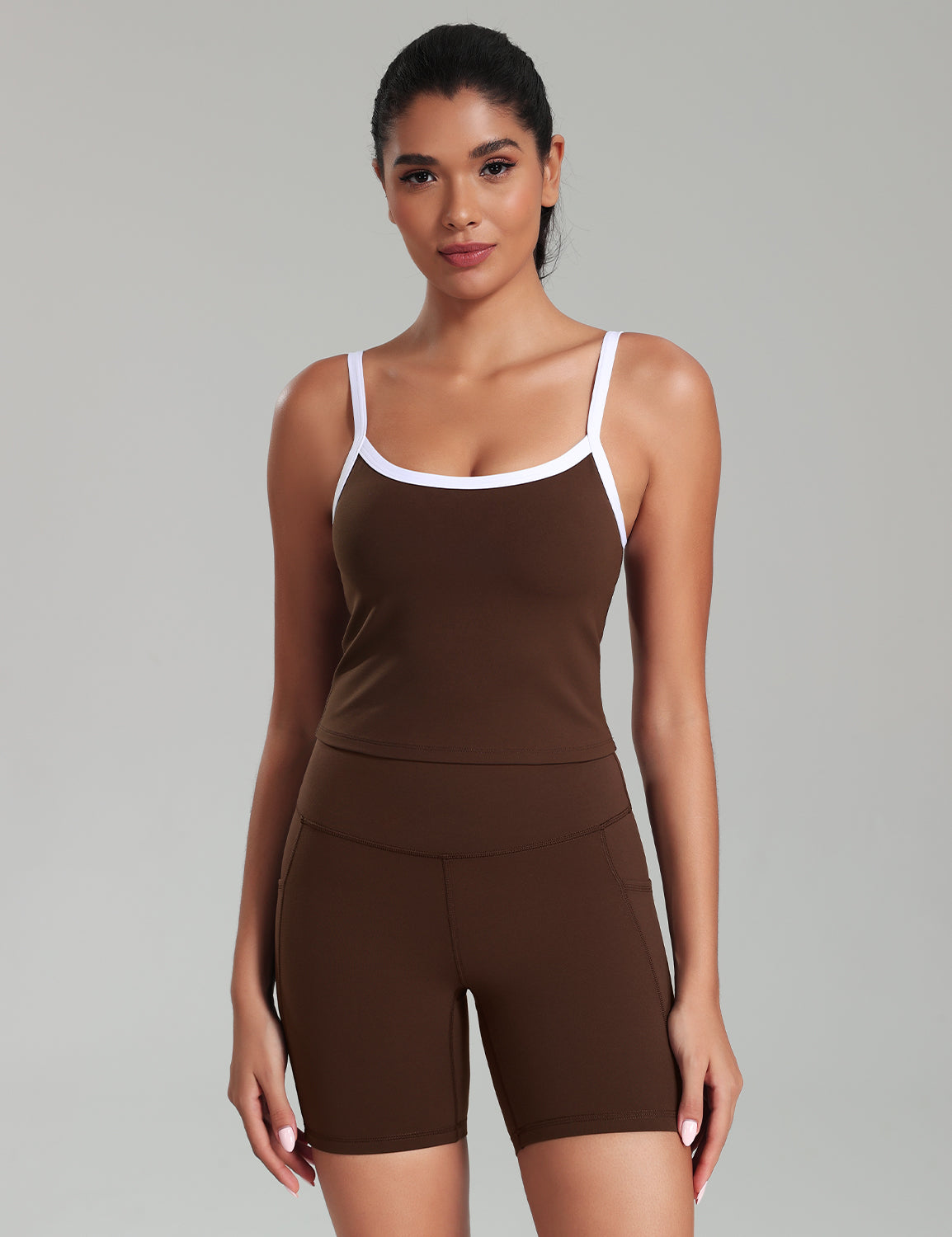 HeyNuts Vintage Color-Block Strappy Tank Top for Womens, Cute Contrasting Trim Yoga Longline Sports Bras Padded A-D Cups