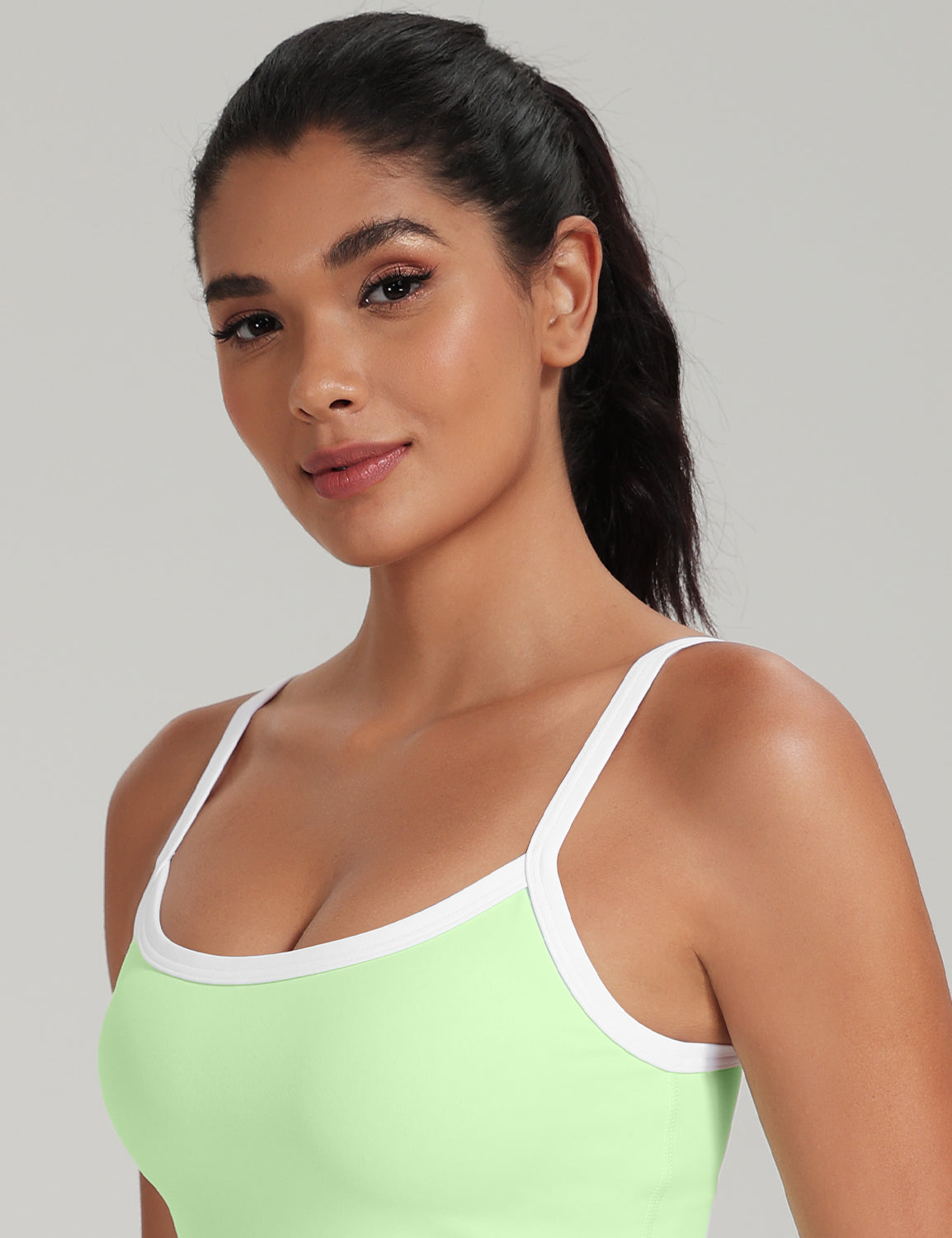 HeyNuts Vintage Color-Block Strappy Tank Top for Womens, Cute Contrasting Trim Yoga Longline Sports Bras Padded A-D Cups