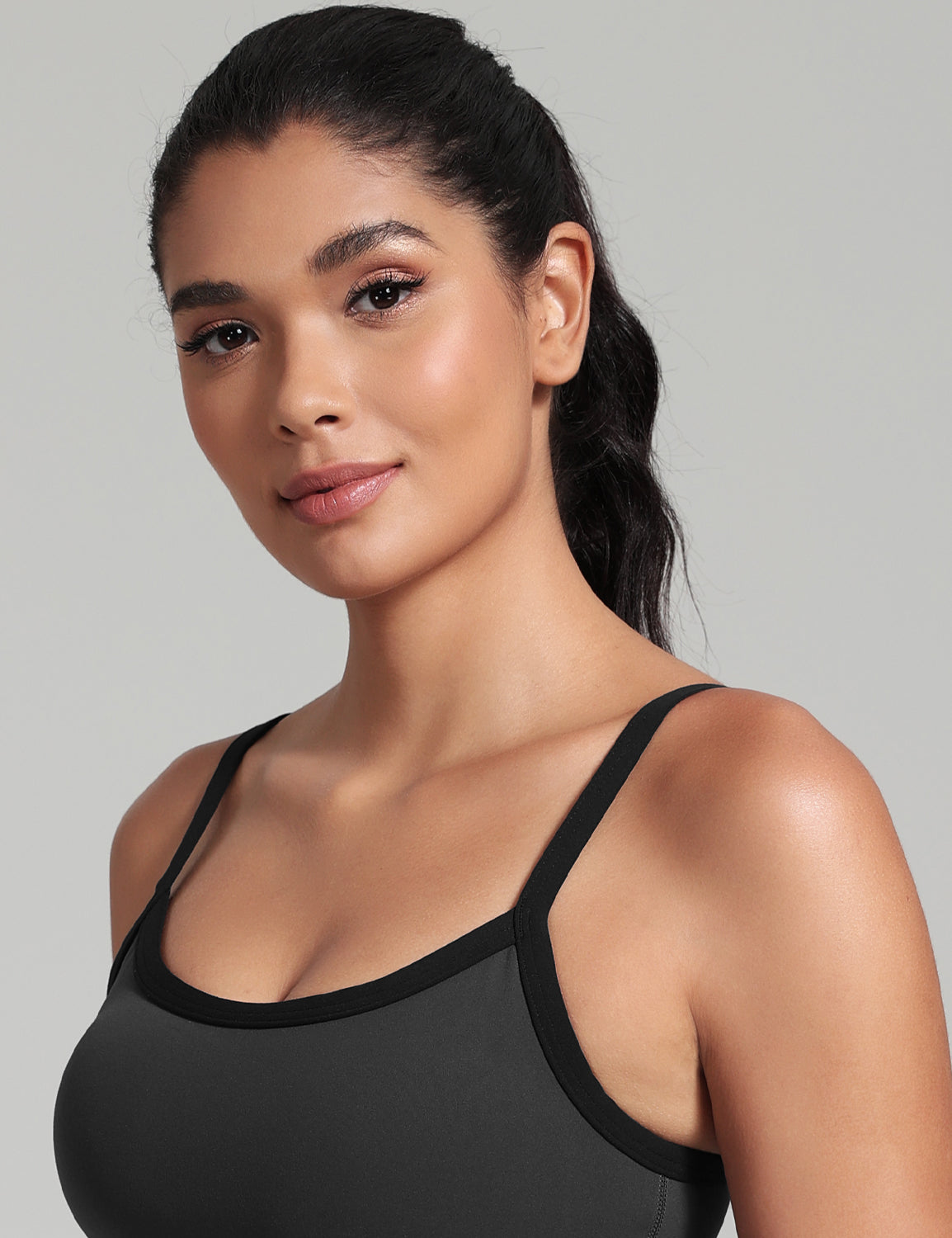 HeyNuts Vintage Color-Block Strappy Tank Top for Womens, Cute Contrasting Trim Yoga Longline Sports Bras Padded A-D Cups