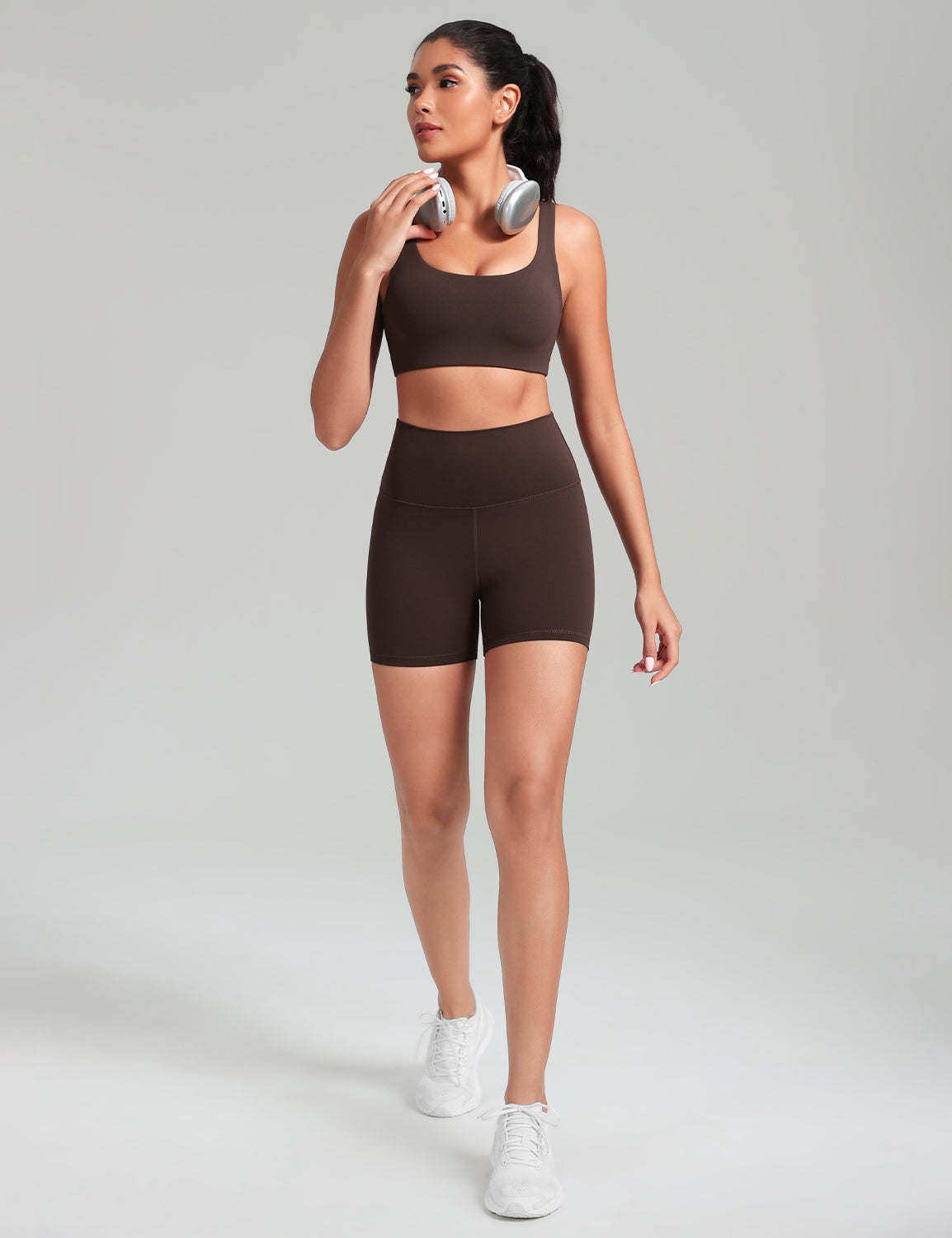 HeyNuts Womens U Back Sports Bra, Scoop Neck Low Impact Workout Yoga Tops Padded with Built in Bras A-D Cups