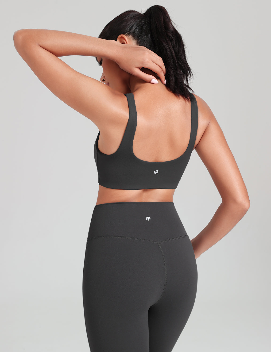 HeyNuts Womens U Back Sports Bra, Scoop Neck Low Impact Workout Yoga Tops Padded with Built in Bras A-D Cups