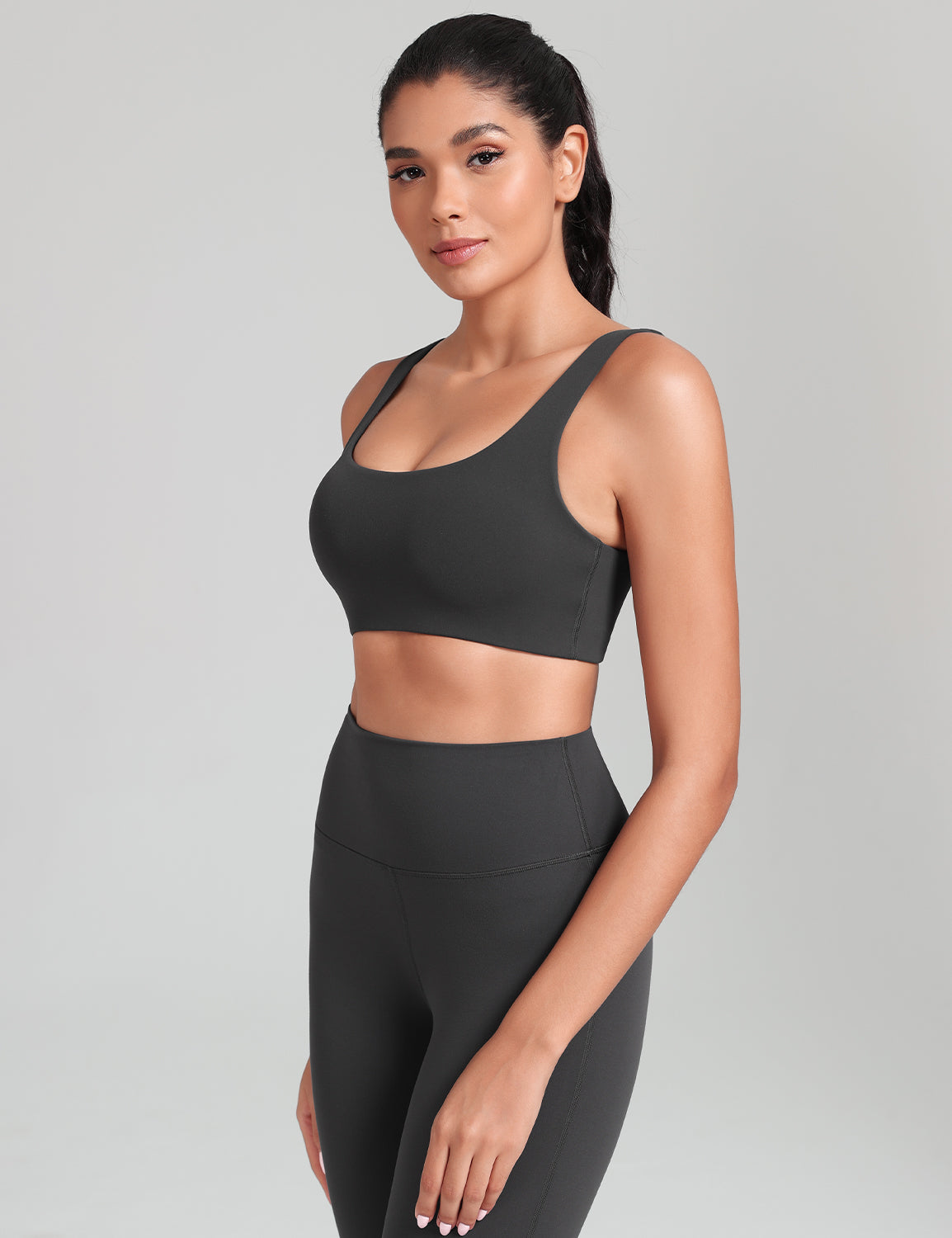 HeyNuts Womens U Back Sports Bra, Scoop Neck Low Impact Workout Yoga Tops Padded with Built in Bras A-D Cups