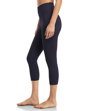Load image into Gallery viewer, Capris Leggings Midnight Navy
