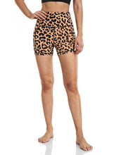 Load image into Gallery viewer, HeyNuts Essential Yoga Shorts 4&#39;&#39; Biker Shorts with Side Pockets
